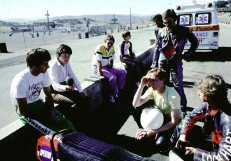 Eddie Lawson as guest instructor talking to students at Laguna, 1982.